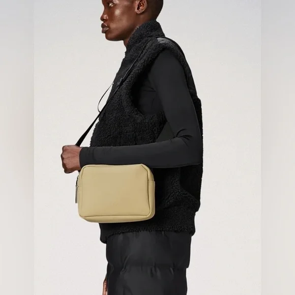 NWT Rains Box Bag Should Crossbody Bag Waterproof Sand Color - Picture 6 of 16